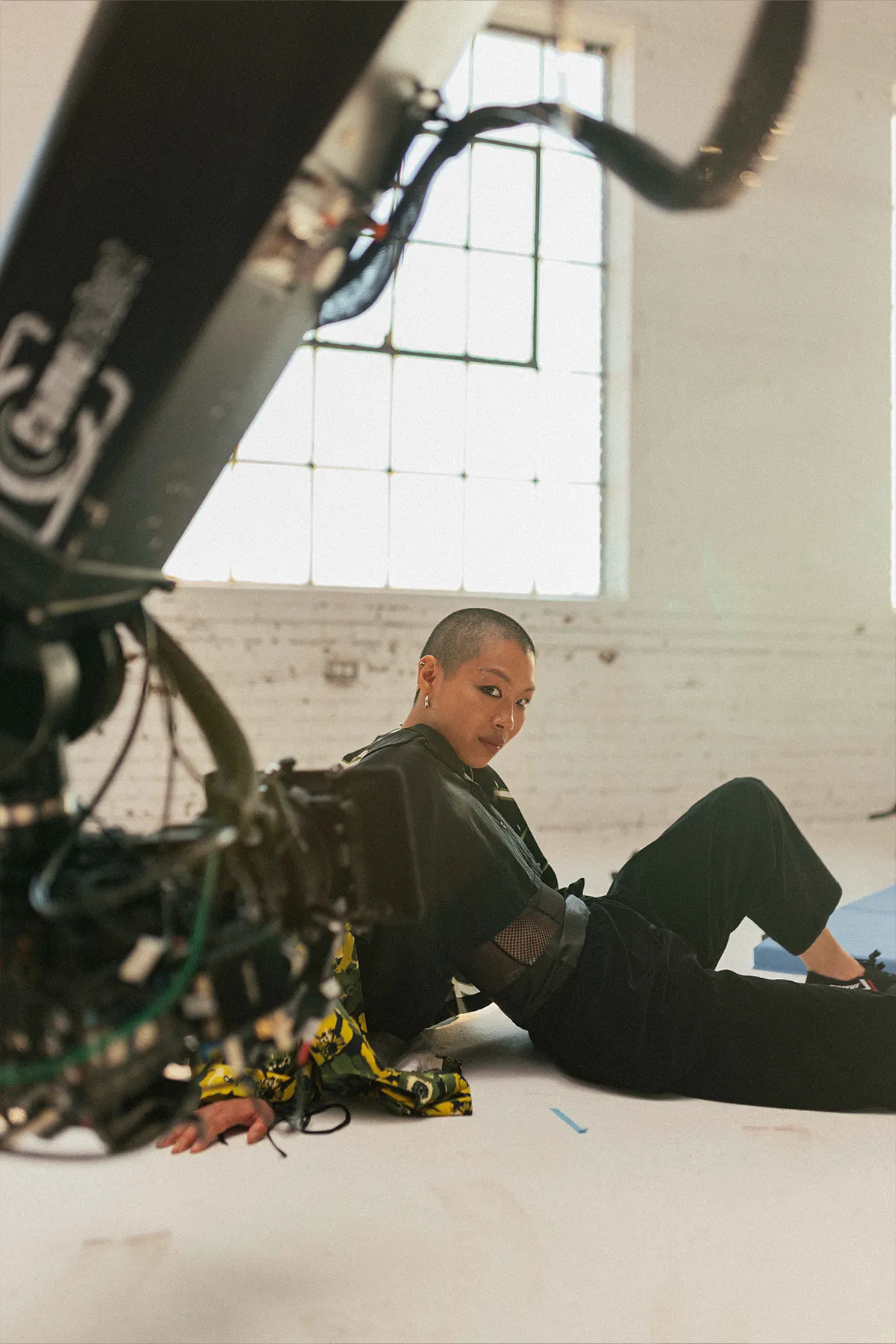 VIDÉOCLIP ÉCARLATE - Behind the scenes portrait 1