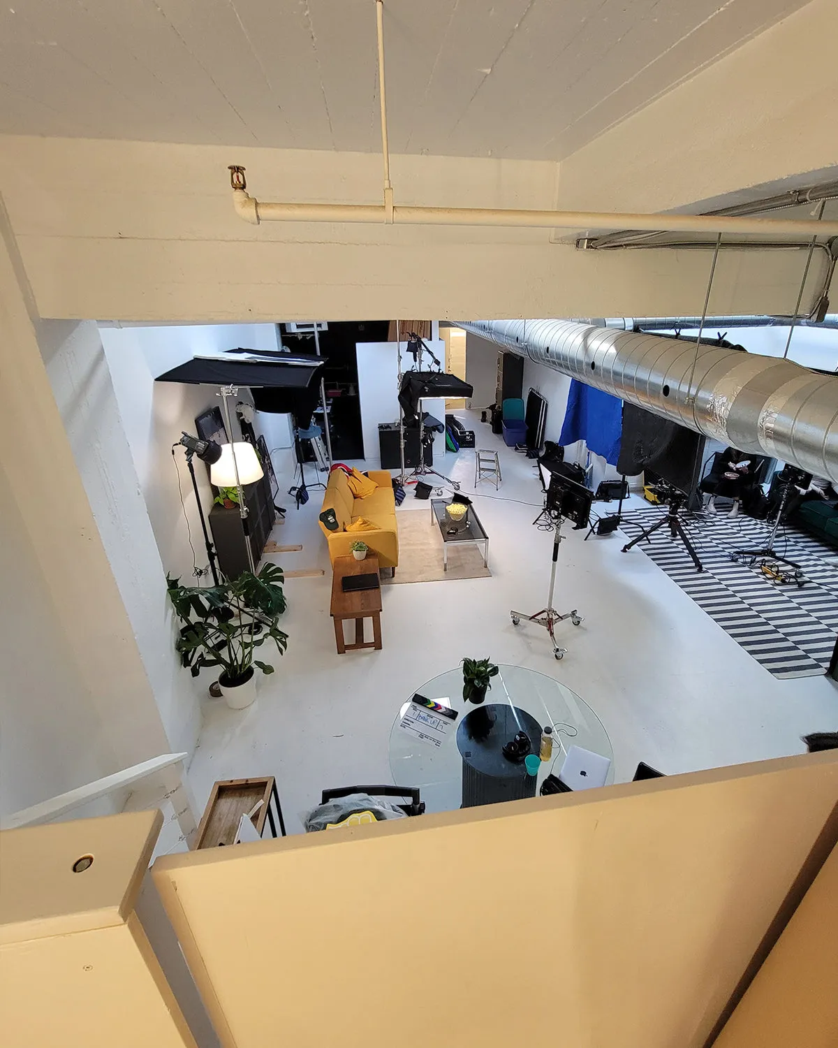 PUBLICITÉ TÉLÉ & WEB - Behind the scenes portrait 3